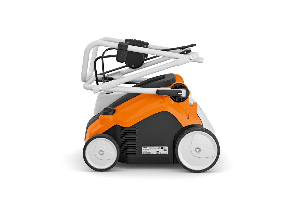 RLA 240 accu verticuteermachine met ingeklapte duwstang om makkelijk op te bergen