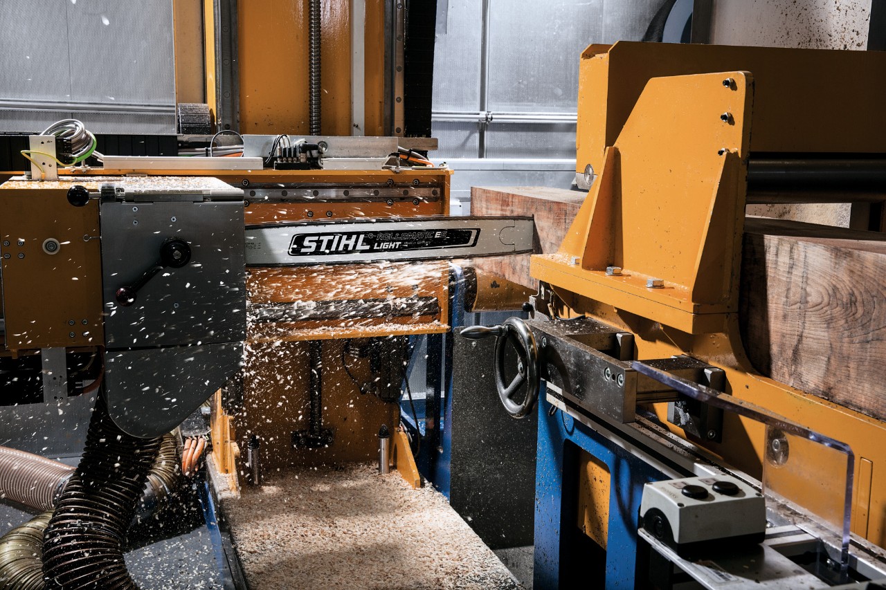 STIHL zaagbladen worden in een werkplaats getest