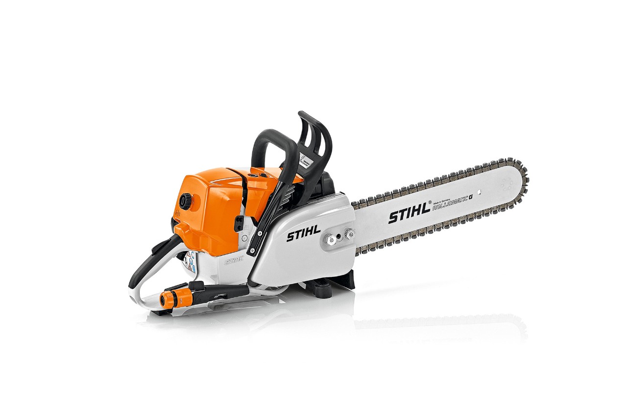 STIHL GS 461 betonkettingzaag voor een witte achtergrond