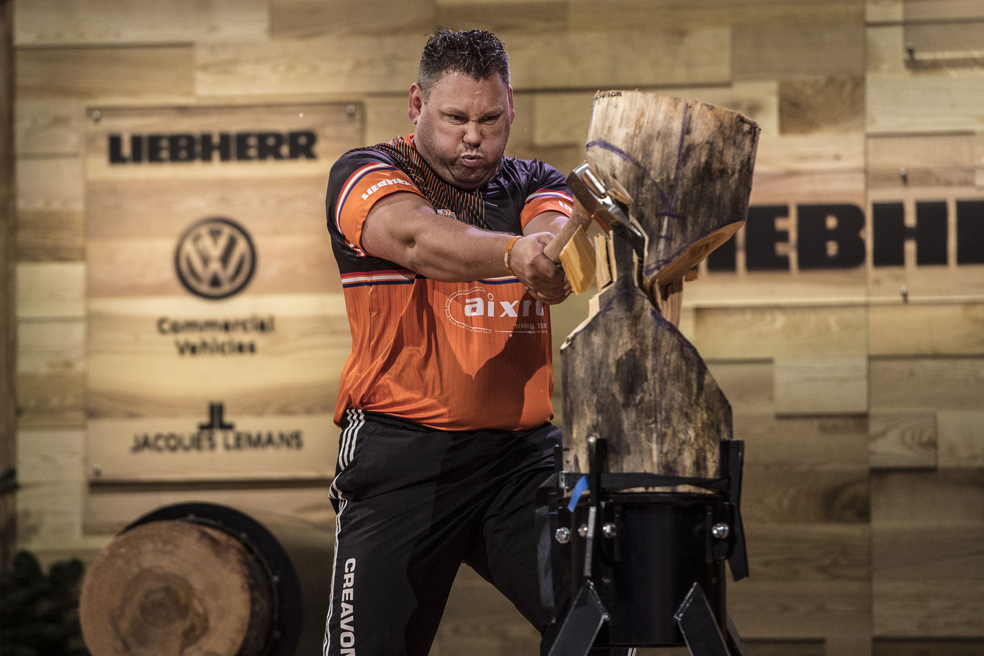 Rik van Drielen in de STS-discipline Standing Block Chop