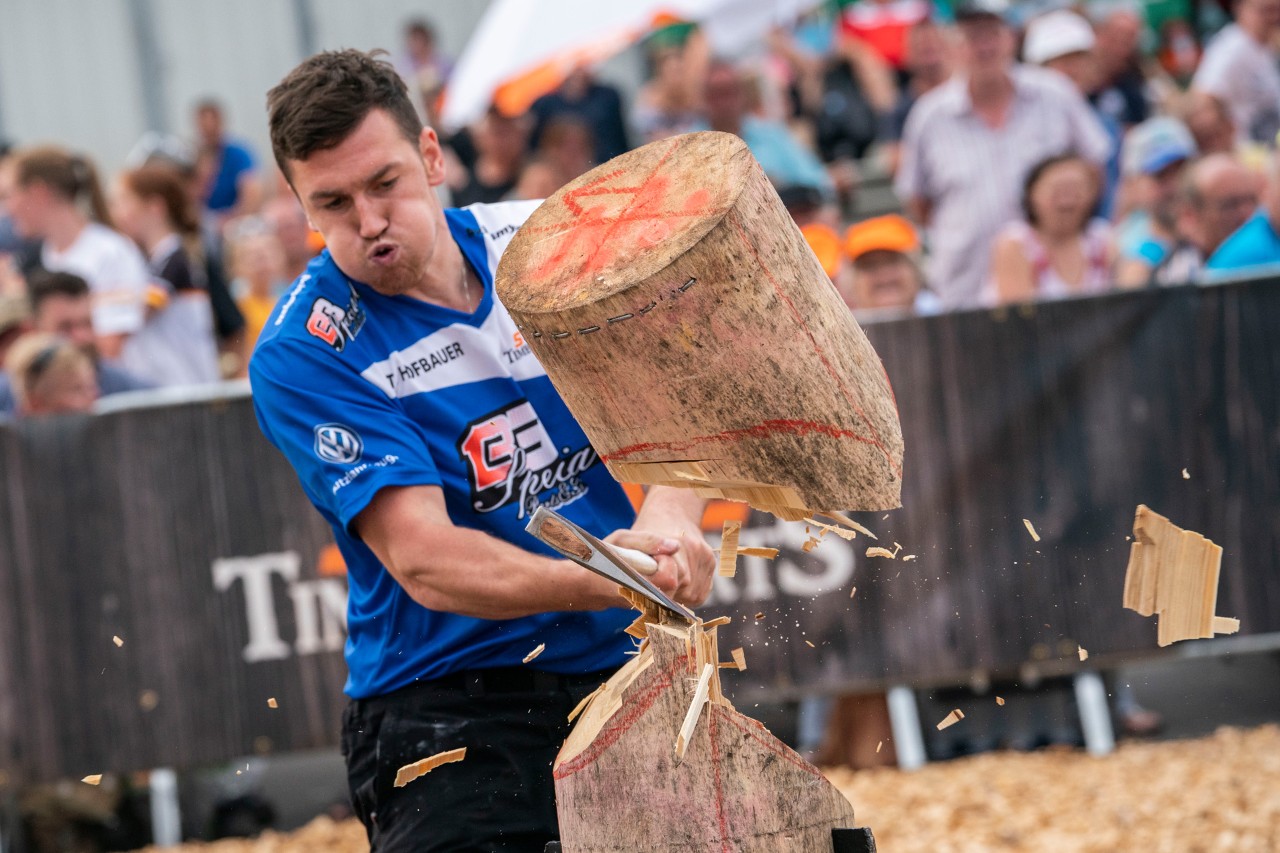 Thomas Hofbauer doet mee aan Standing Block Chop