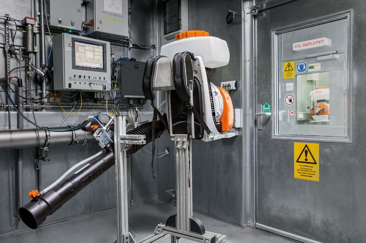 Controle van de CO2-waarde van een STIHL machine in de ontwikkeling 
