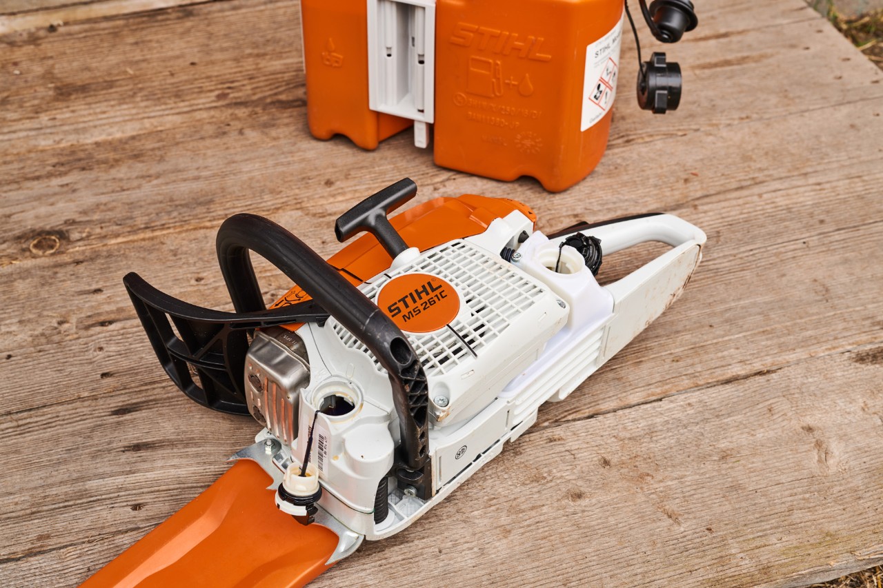 STIHL benzinekettingzaag MS 261 voor het openen