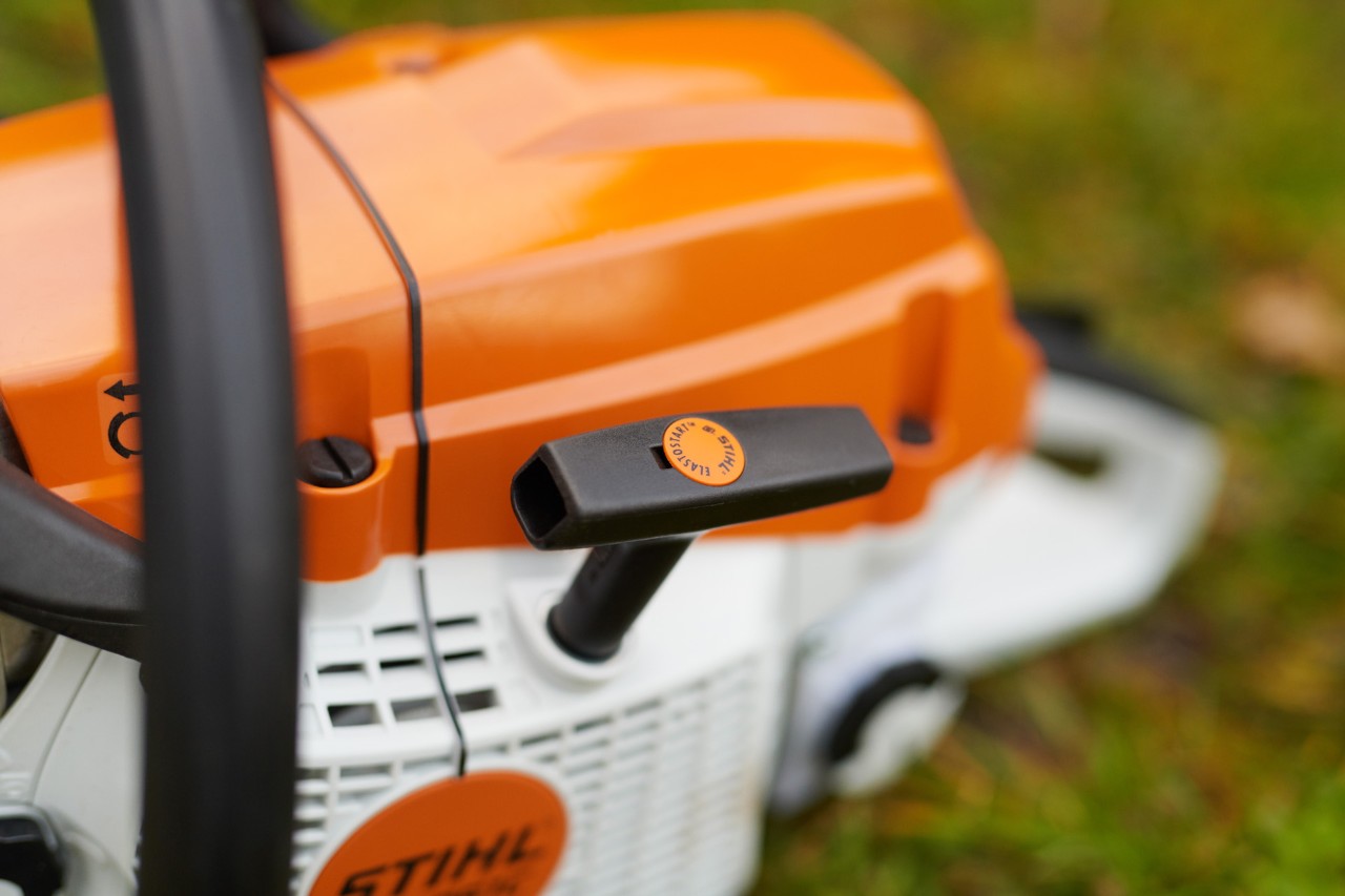 Startgreep die is uitgerust met de optie ElastoStart aan de STIHL