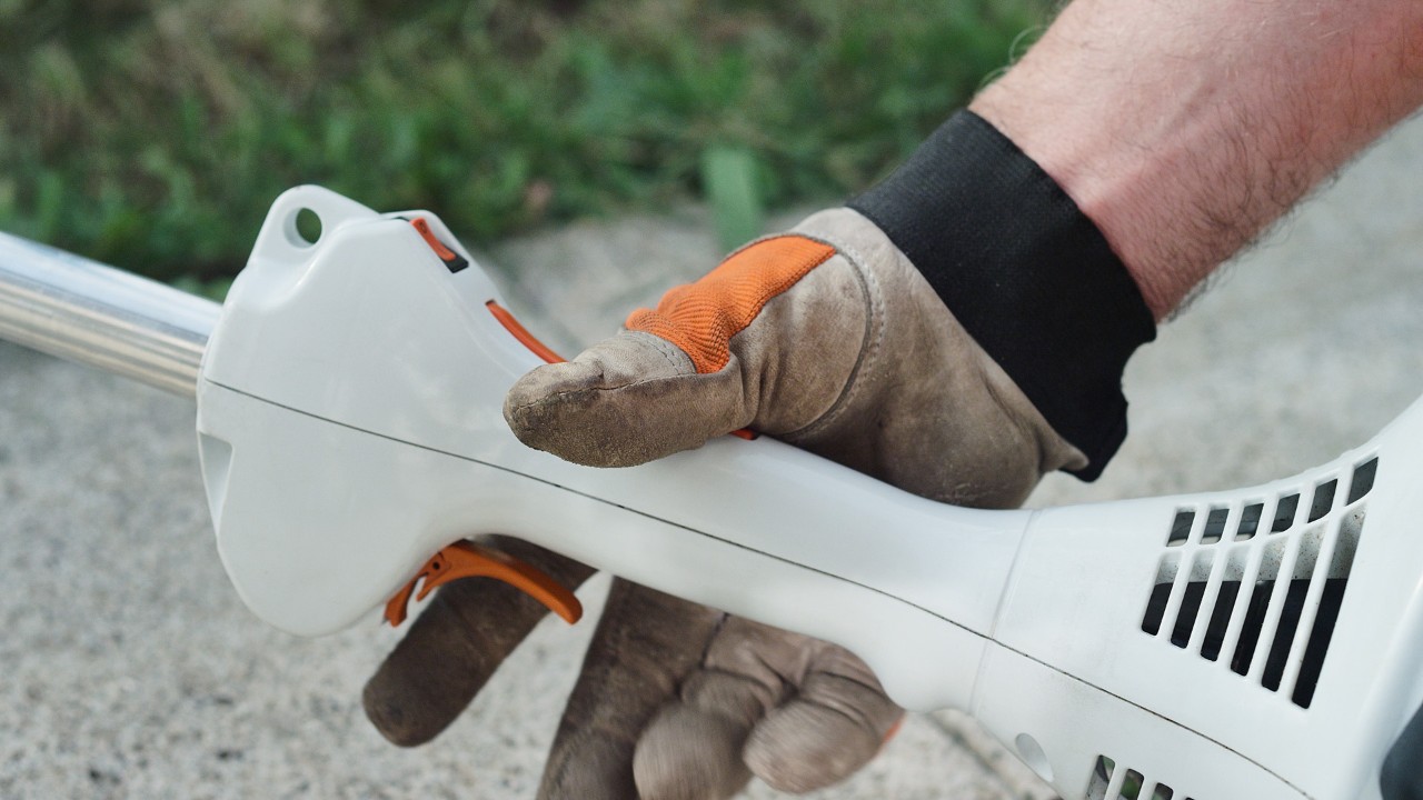 STIHL FS 38 benzinegrastrimmer in de startstand