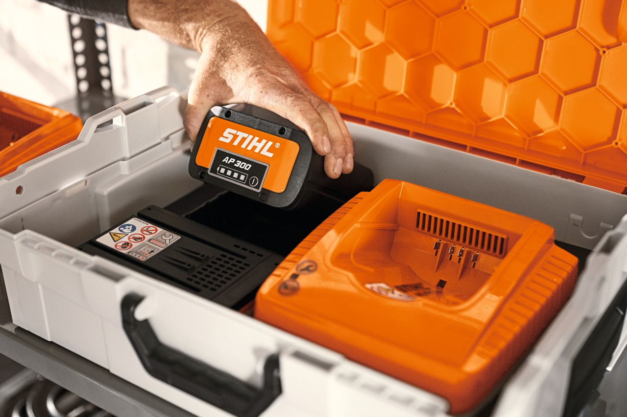STIHL accubox met AP 300 lithium-ionaccu en op te laden apparaat