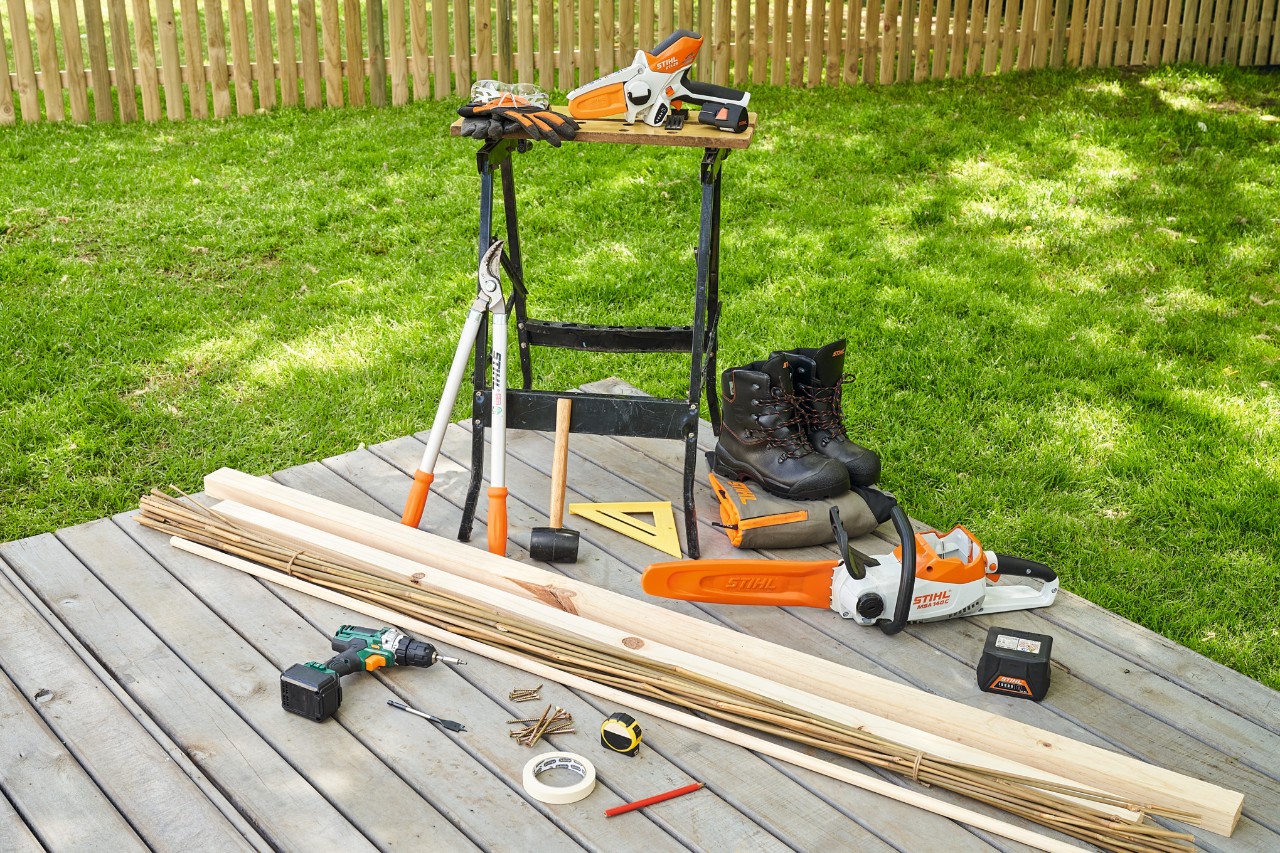 STIHL MSA 140 accukettingzaag, GTA 26 accusnoeizaag en ander materiaal en gereedschap om je schutting te bouwen