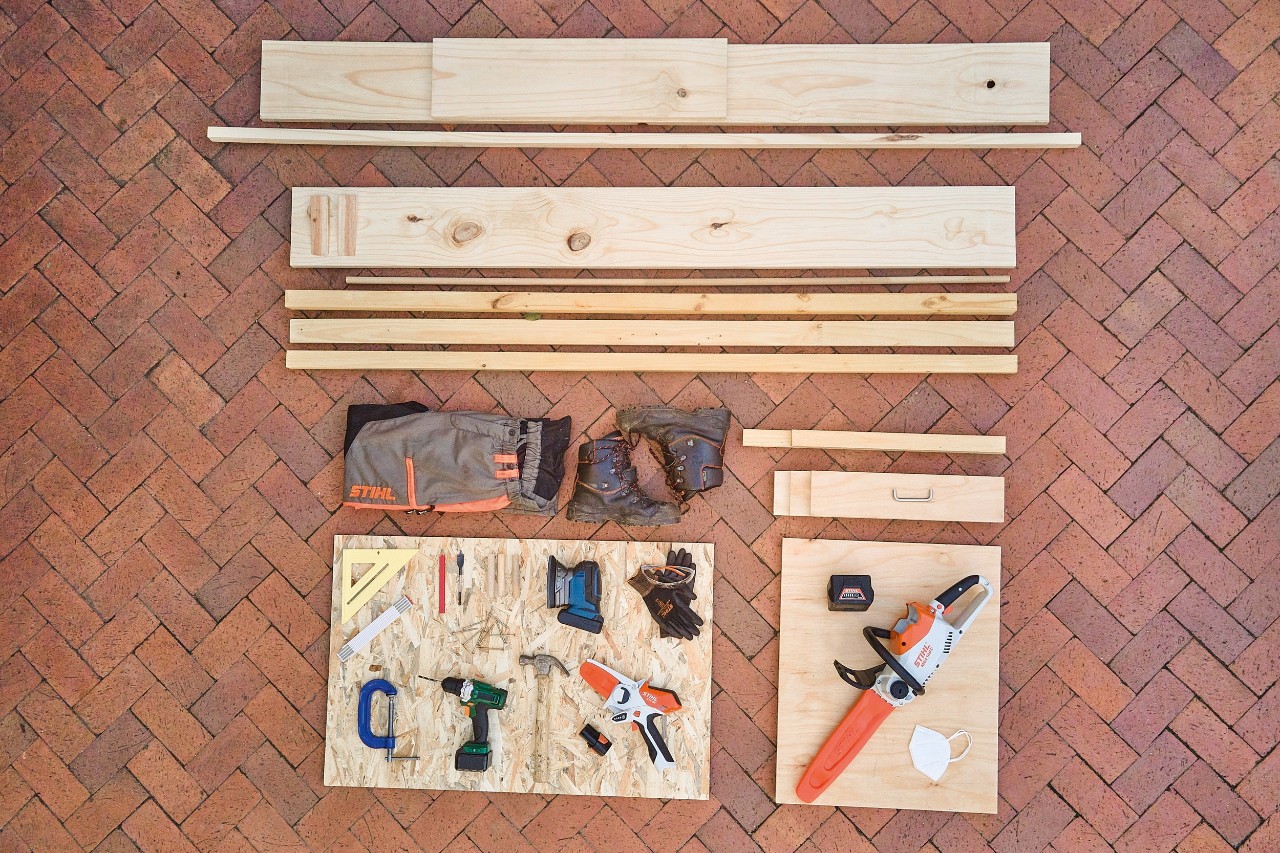 Gereedschap voor een grasmaaierberging, zoals de STIHL GTA 26 accusnoeizaag  en de STIHL MSA 140 C accukettingzaag